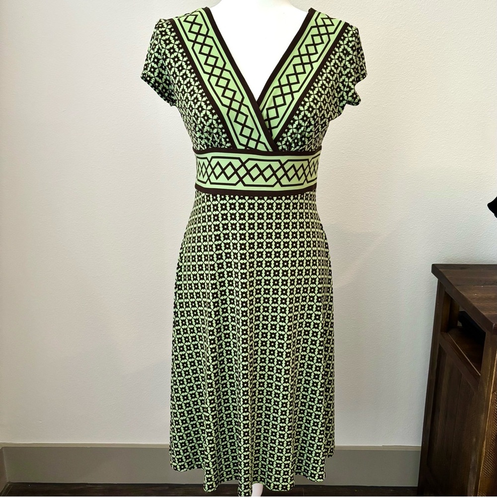 Maggy London Green Brown Geometric Surplice Empire Waist Dress Size 10
